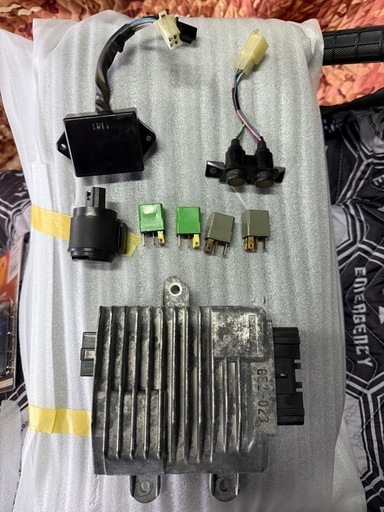 ホンダ　ズーマー　ECU スターターリレー　スイングリレー　インジケーター等 ホンダズーマーECU スターターリレースイングリレー