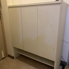 玄関　靴箱　収納