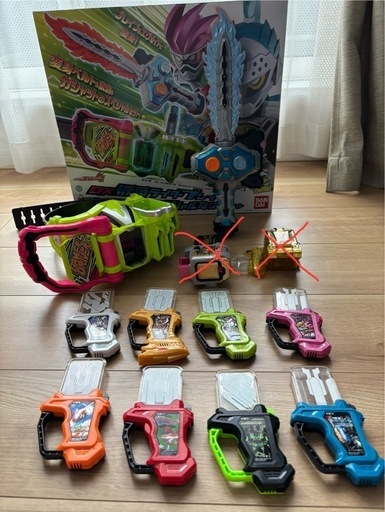 仮面ライダーエグゼイド　変身ベルト&ソード&ガシャット8個付き＋オマケつき