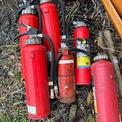 消火器　期限切れ　未使用？　オブジェ