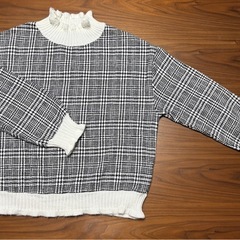 再度の値下げ♡レディースフリル付きセーターの画像