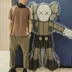 KAWS HOLIDAY FLOATING BED 空気ベッド　 アウトドア  プールフロート ビニール 浮き輪　　キャンプ マット　 の画像
