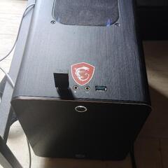 ゲーミング　PC + 2モニターの画像