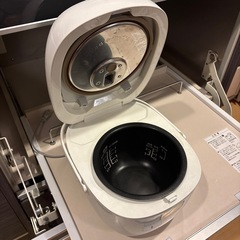 美品SR-KT068 炊飯器の画像