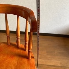 木製　お子様用の椅子の画像