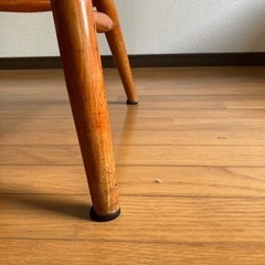 木製　お子様用の椅子の画像