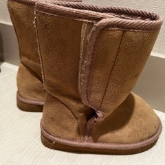 ムートンブーツの画像