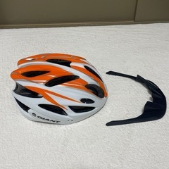 Giant  ヘルメット 自転車用　
の画像