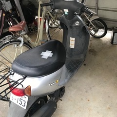 。スズキのレッツ4の画像