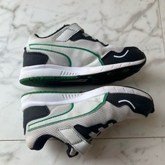 PUMA スピードモンスターV4 17cmの画像