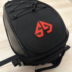 最終値下げ　新品未使用　バイク用 シートバッグ 拡張機能あり ヘルメットバッグ  耐久性 固定ベルト付きの画像