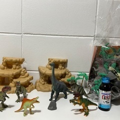 恐竜フィギュアの画像