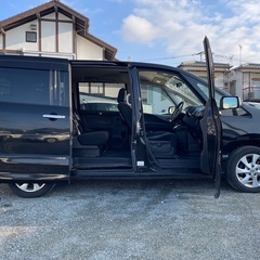 8人乗り☆ガソリン代 節約☆S-HYBRID入りました‼️24年式☆月々1.2万円〜分割払い可❗️車検2年付き！大人気☆日産 セレナ☆フリップダウンモニター付き☆Bluetooth対応SDナビ☆走行中DVD見れます☆ETC☆バックカメラ☆ドラレコ付きのフル装備☆両側電動スライドドア☆ウィンカーミラー☆フル装備☆事故修復歴無し☆車内広々三列シート‼️の画像