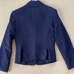 【値下げ】レディーススーツ（紺色９号）★卒業式（入学式）参列に最適！の画像
