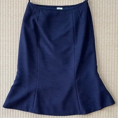【値下げ】レディーススーツ（紺色９号）★卒業式（入学式）参列に最適！の画像