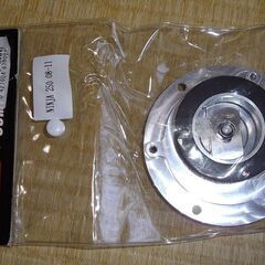 【新品未使用】カワサキ系ガソリンタ用アルミビレット削り出しタンクキャップ　シルバーの画像
