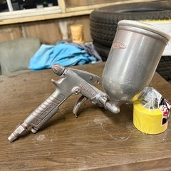 重力式スプレーガン 岩田イワタiwata カップガン
