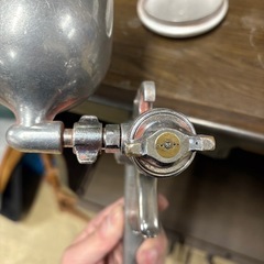 重力式スプレーガン 岩田イワタiwata カップガンの画像