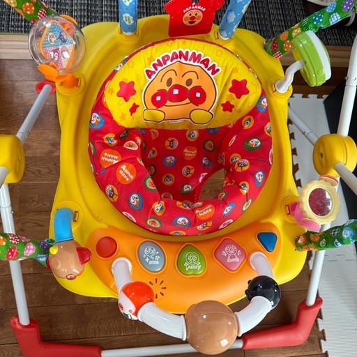 アンパンマン ジャンパー 美品です‼️)アンパンマン 元気いっぱい