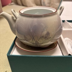 早い者勝ち　‼️花柄ティーポット・カップセット　有田焼・波佐見焼の画像