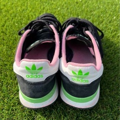 【受け渡し者決定】　adidas スニーカー 23.0cmの画像