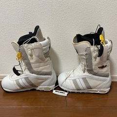 スノーボード用靴の画像