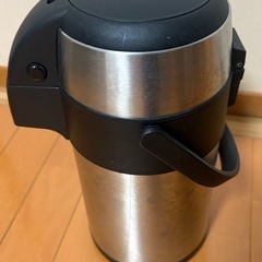 保温ポットの画像