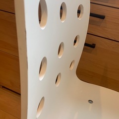 IKEA 学習用　イス　昇降調節可の画像