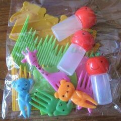 キッズ用のお弁当用品いろいろセット（トミカあり）の画像
