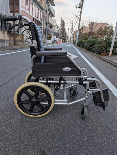介助式車椅子(スイングアウトフットレスト)