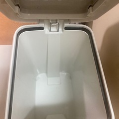 ゴミ箱2点の画像