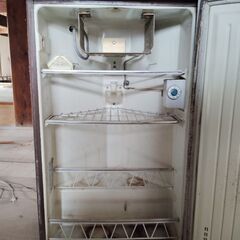 古い冷蔵庫　レトロ　ビンテージ　アンティークの画像