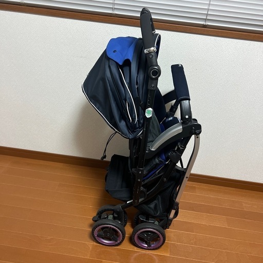 お値下げ致しました　定価8万円　ベビーカー　ネムリエオート4キャス UE-720