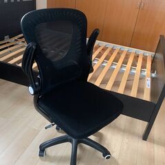 【3月16日まで】ワークチェア／キャスター付き、高さ変更、肘掛け可動の画像