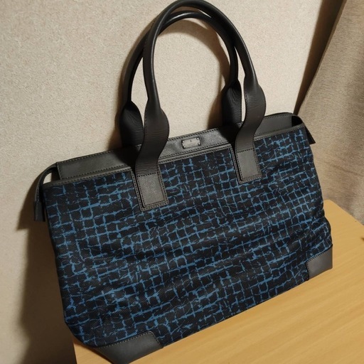 未使用品　LANYIN ハンドバッグ　ビジネスバッグ　ダブルファスナー　本革