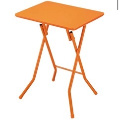 折畳テーブル　幅５６０×奥行４２０ｍｍ　オレンジの画像