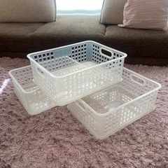 収納　カゴ　Mサイズ　250円