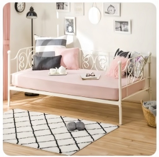 アイアンベッド（8割新）+ マットレス付き！ アイアンベッド（8割新）+ マットレス付き！