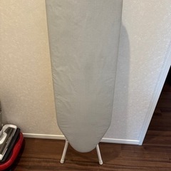 【3月中引き取り限定】アイロン台の画像