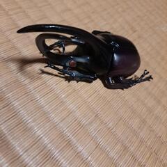 ヘラクレスカブト虫　人形の画像