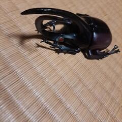 ヘラクレスカブト虫　人形の画像