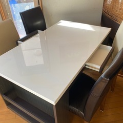 ダイニングテーブル（商談中）
の画像