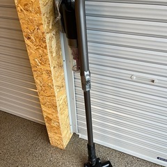 訳あり　アイリスオーヤマ　充電式サイクロンスティッククリーナー ...