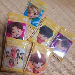 BTSタイニータンペットボトルチャームの画像