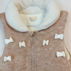 👧120cmキムラタン*ビケットクラブのリボン付きボアベスト超美品!!の画像