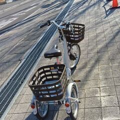 値下しました❗️【ほぼ新車】✨ブリヂストン電動アシスト付き三輪車...
