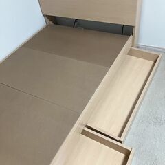 【大幅値下げ・ニトリ】棚・コンセント付きベッドフレーム