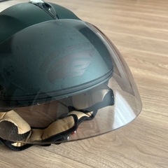 最終値下げ本日で掲載終了　
ヘルメットの画像
