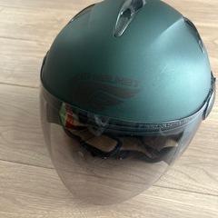 最終値下げ本日で掲載終了　
ヘルメットの画像