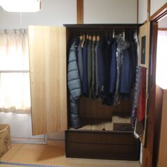 洋服タンス　処分価格で！！！　サイズ　幅９８　高さ１８０ｃｍの画像